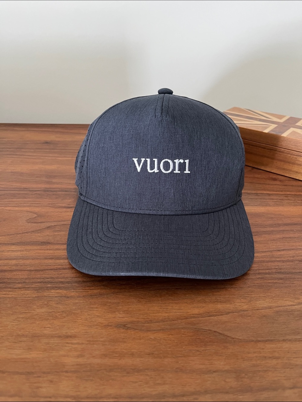 Vuori Navy Baseball Hat with White Logo

Me’s hat but of course it is unisex😊